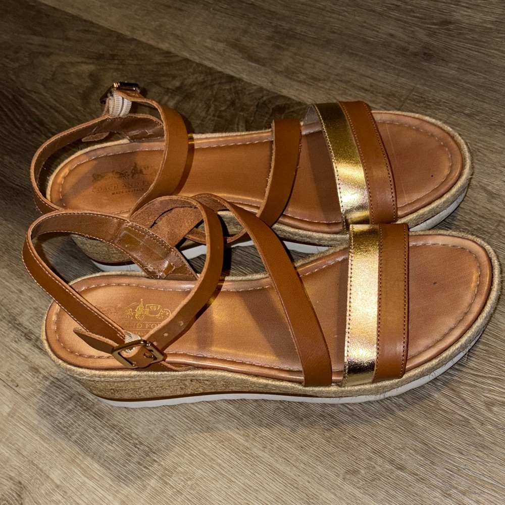 Coach and Four Women’s Brown & Gold Strap Sandals Size 7.5